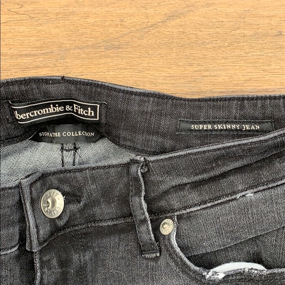 Abercrombie & Fitch Super Skinny Black Jeans with Patches - Picture 3 of 7